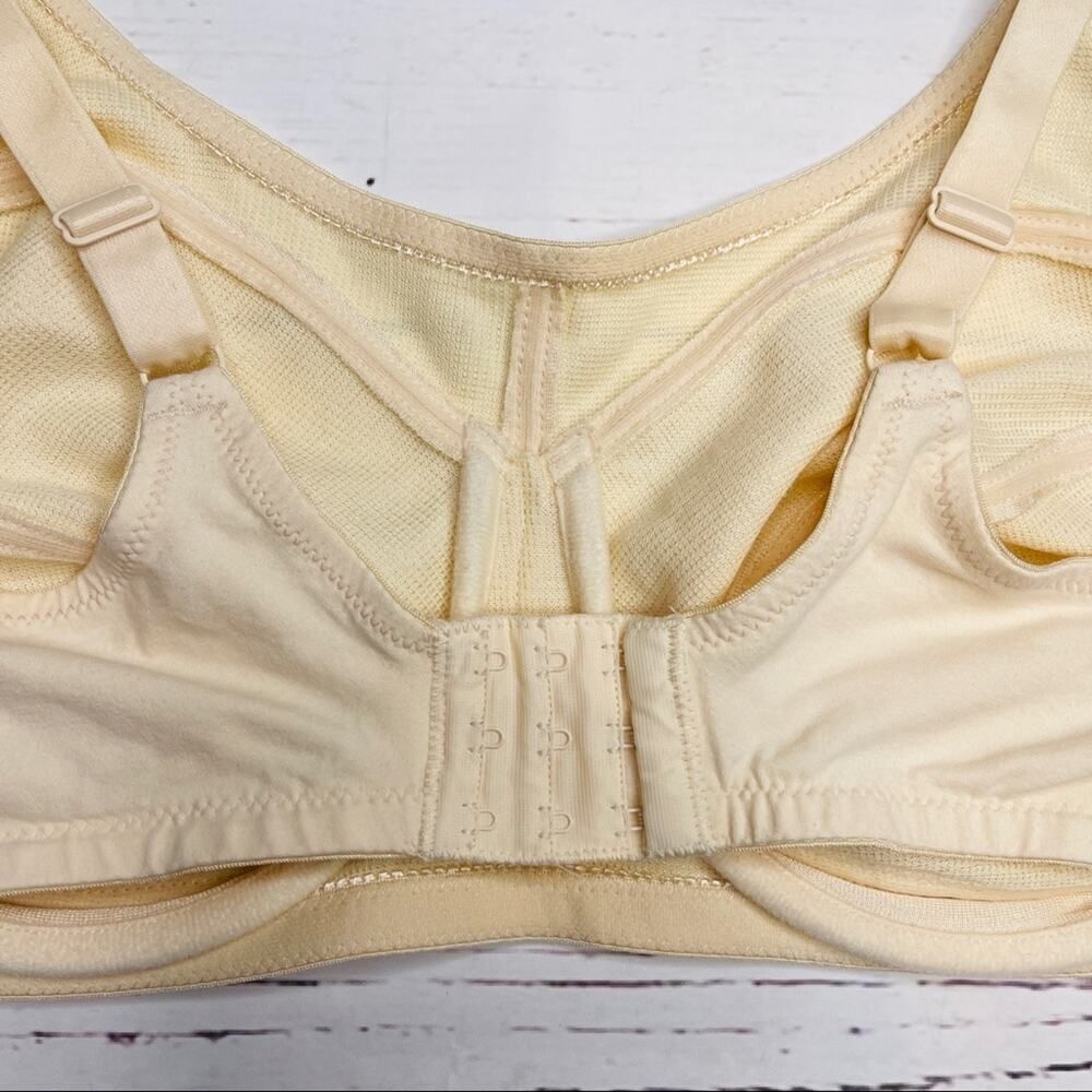 Breezies ivory cream bra 44C - Picture 6 of 11